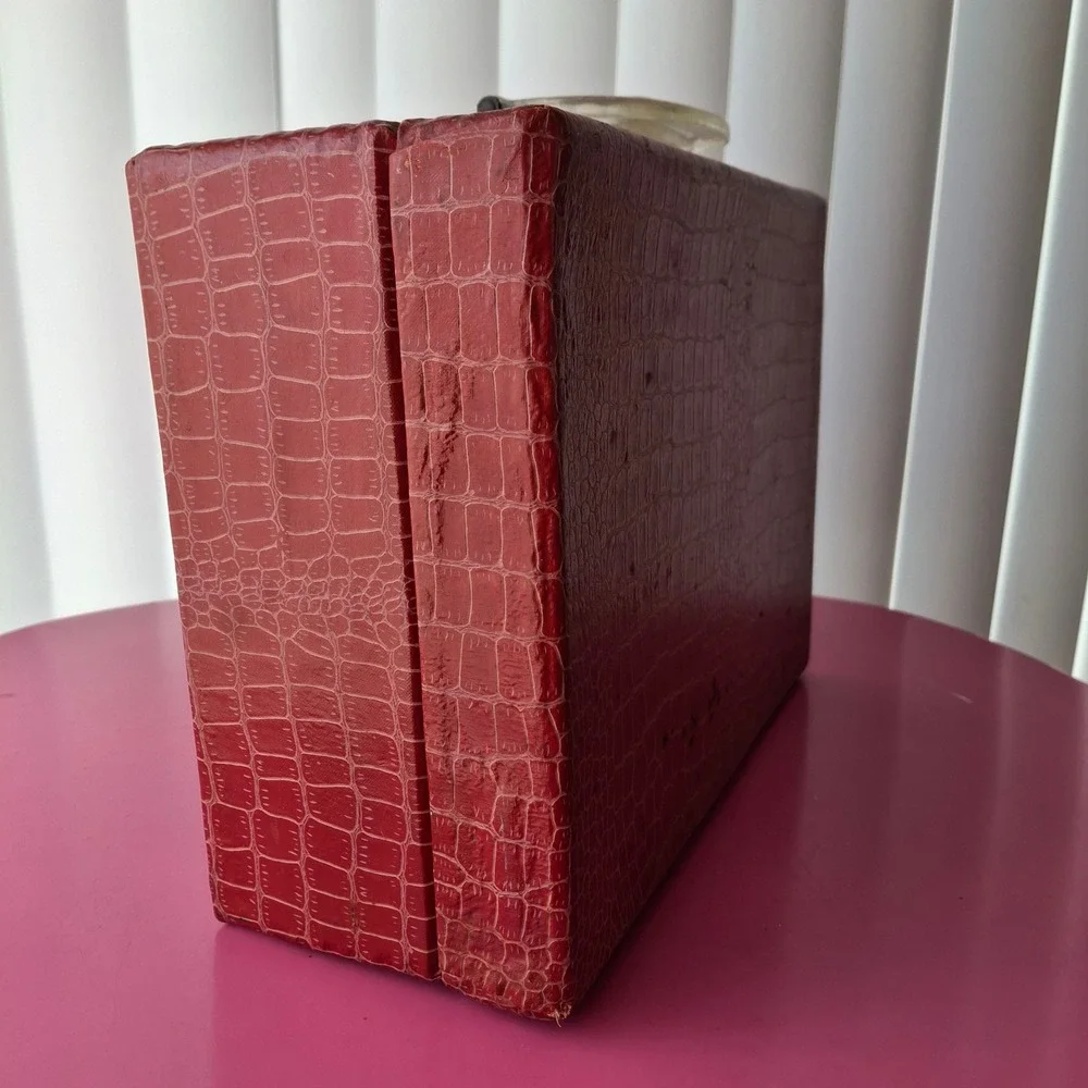Vintage Red Faux Croc Overnight Train Case Lucite Handle Hurd Co Kansas City MO